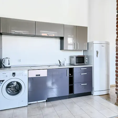 Friends Old Town Hostel *